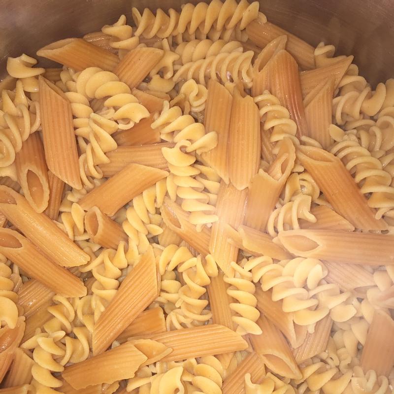 Vergine – Pasta di farina di lenticchie con melanzane e pomodorini ** Virgo  – Lentil flour pasta with aubergines and cherry tomatoes – Food and Friends  Italian Style