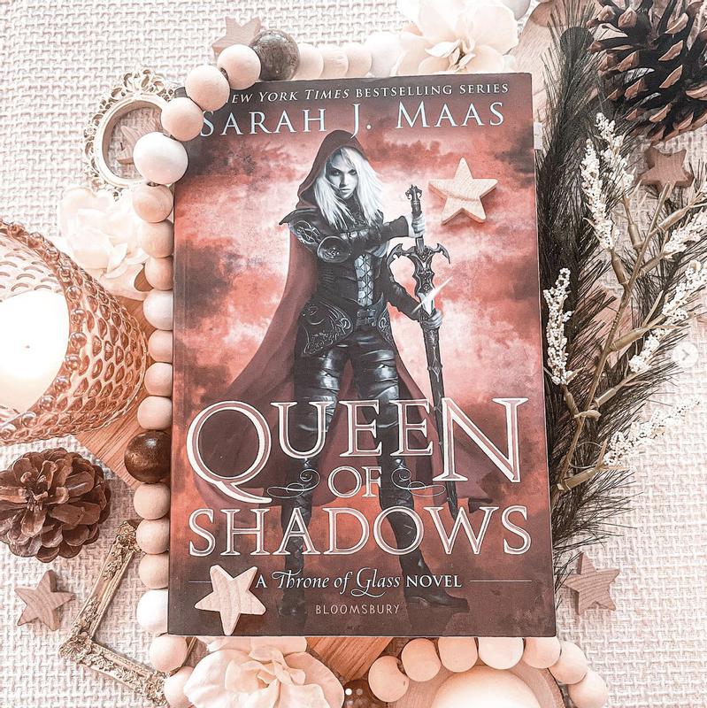 Queen of Shadows (Throne of Glass, #4) by Sarah J. Maas
