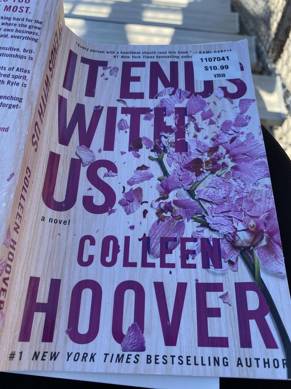 It Ends with Us: A Novel - Paperback By Hoover, Colleen (Used Book)  9781501110368