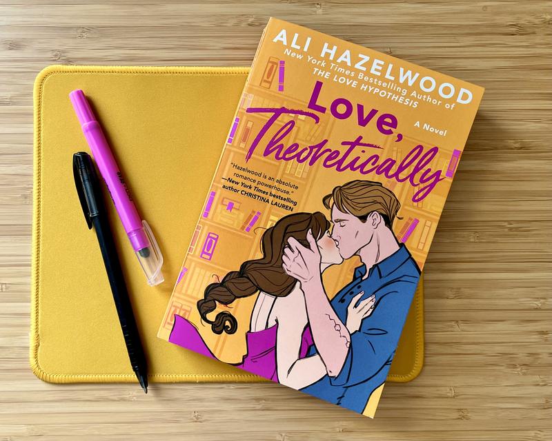 Ali Hazelwood 2 Books Set The Love Hypothesis & Love On The Brain: Ali  Hazelwood: : Books