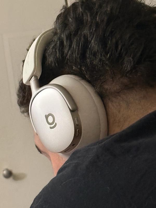 Customer carousel item 9.