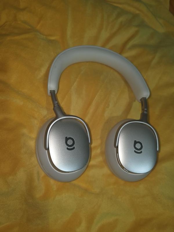 Customer carousel item 13.