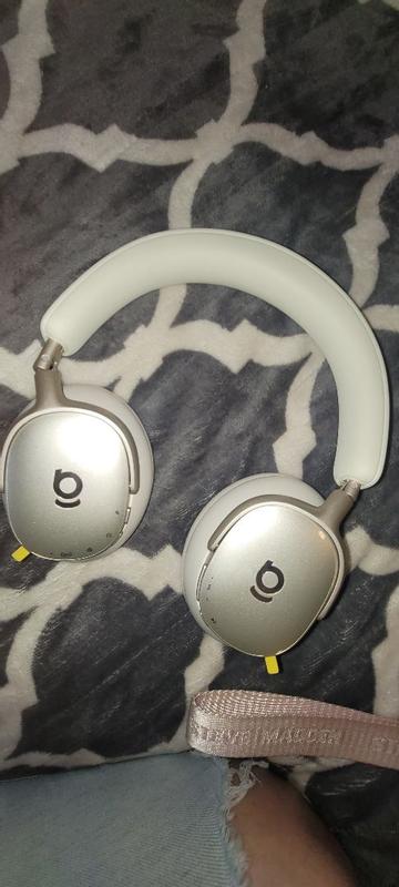 Customer carousel item 6.