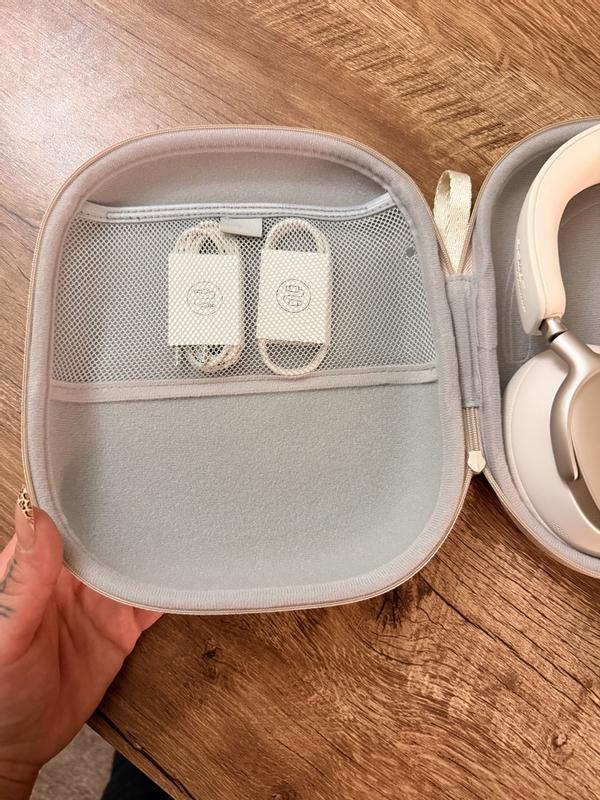 Customer carousel item 11.