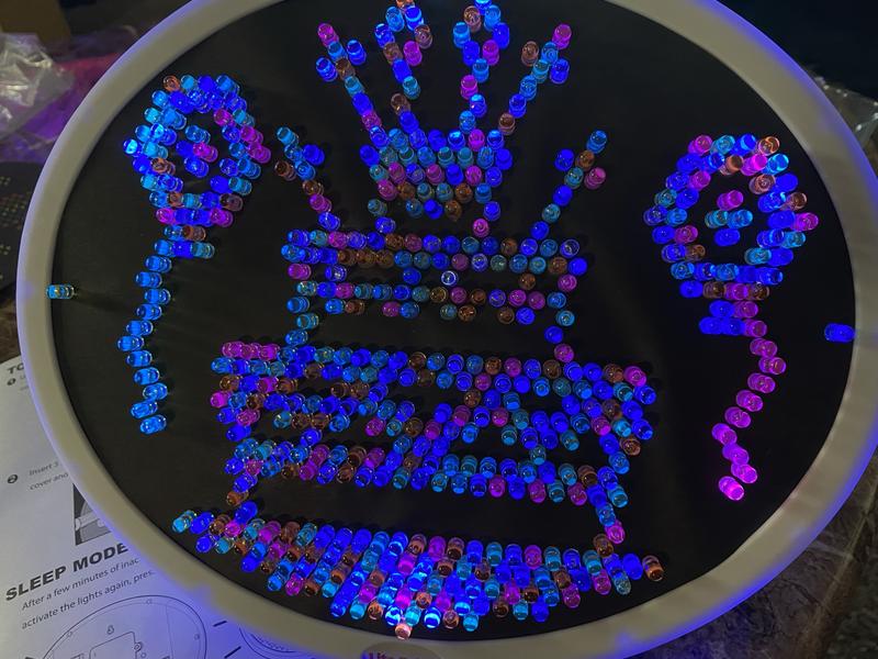 NEW - Lite-Brite Oval HD - Includes 650 Colorful Pegs and 8 Design  Templates!