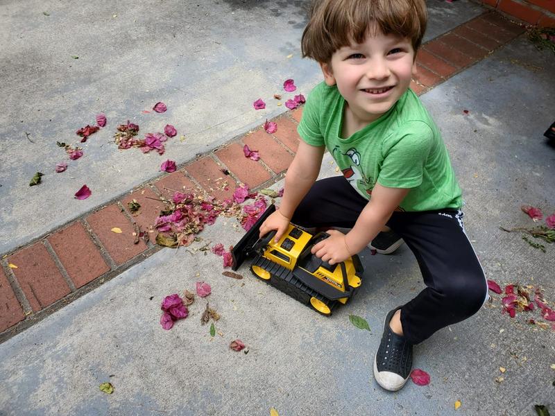 Fun toy for indoor or outdoor activities!