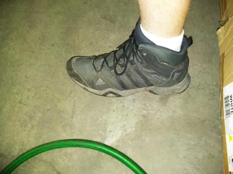adidas terrex ax2r mid gtx cm7697
