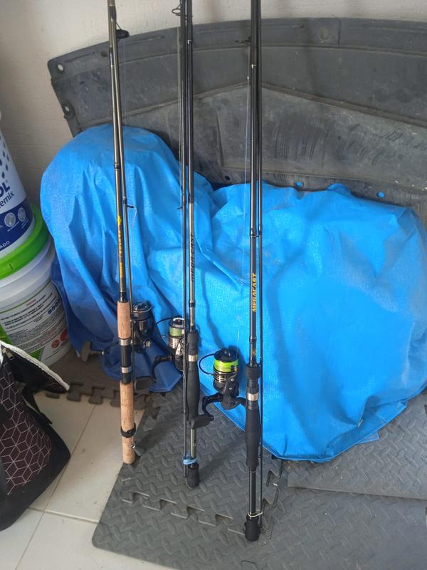 Bass Pro shop Megacast fishing reel 12 lb. line (lot#10523)