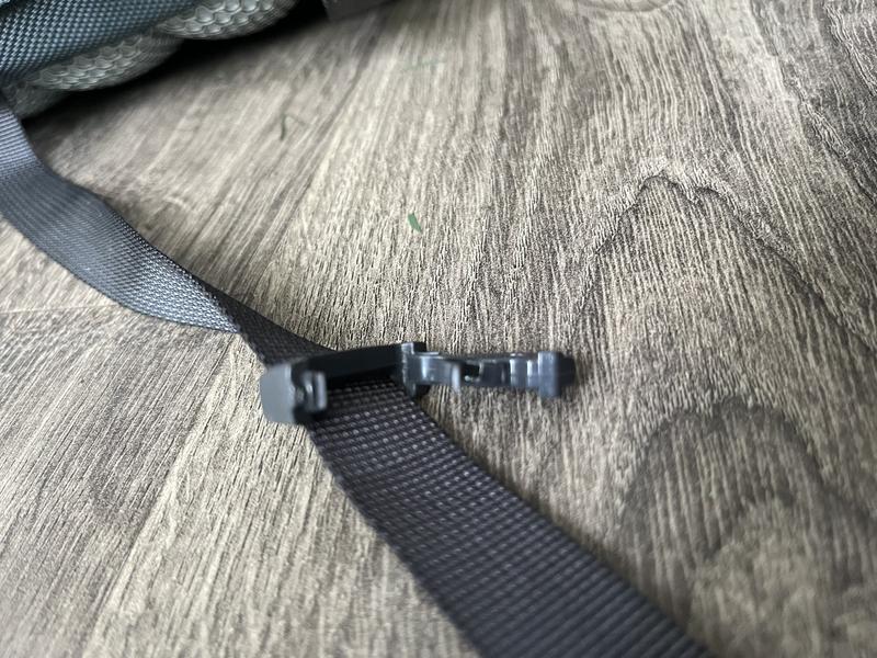 Gutezeiten Utility Straps Tie Down Straps with Buckle Quick-Release Adjustable Nylon Camping Sleeping Bag Straps Black 4 Pack (6 Feet, Black)