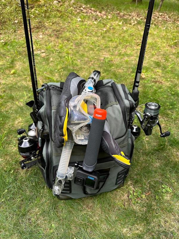 Bass pro shop Fishing Backpack for Sale in City Of Industry, CA