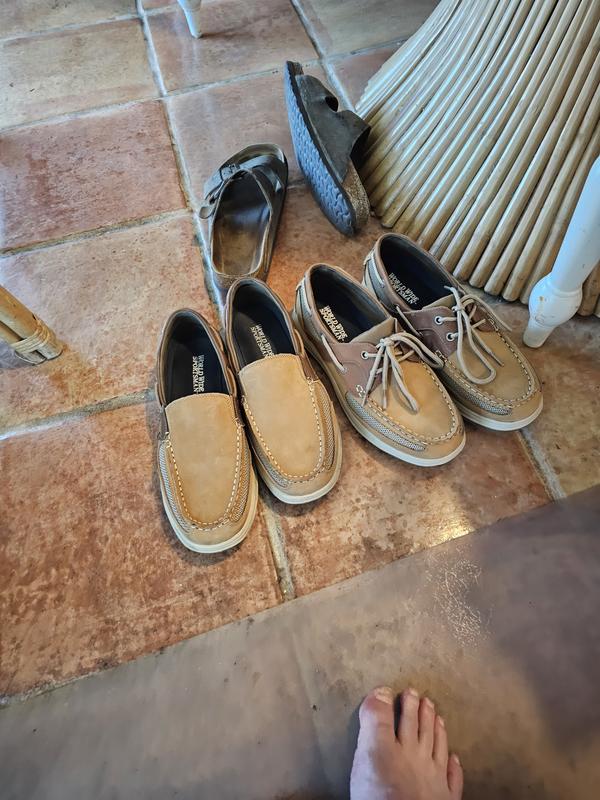 Boat shoes for cheap wide feet