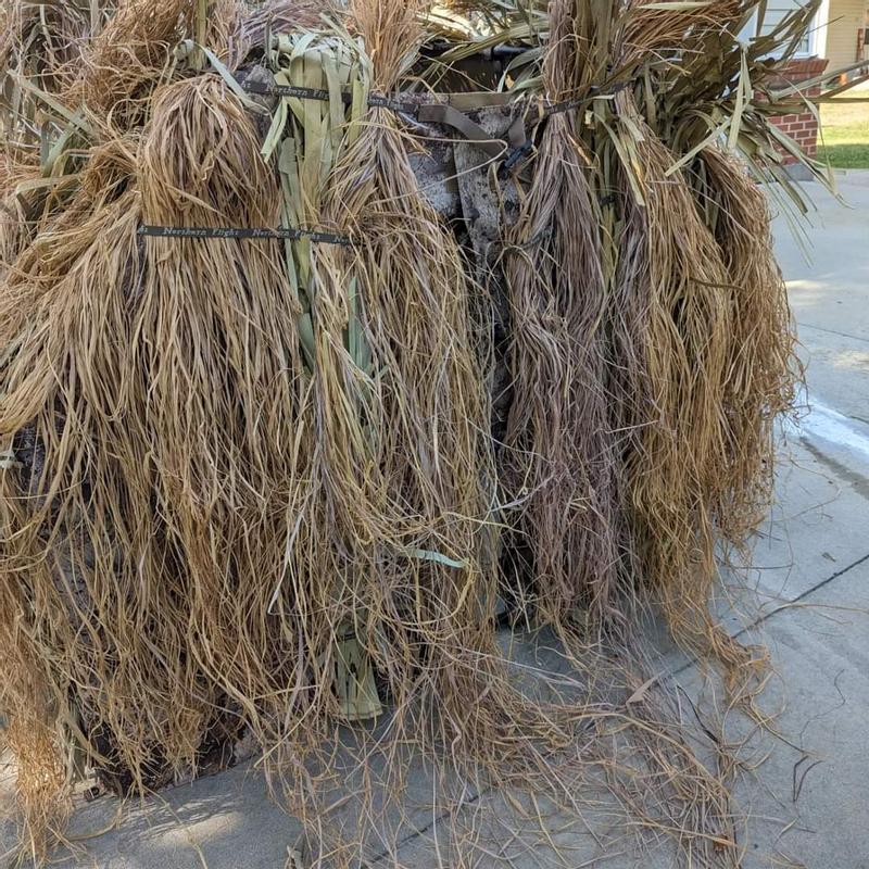 Hunting Blind Raffia Grass (Individual)