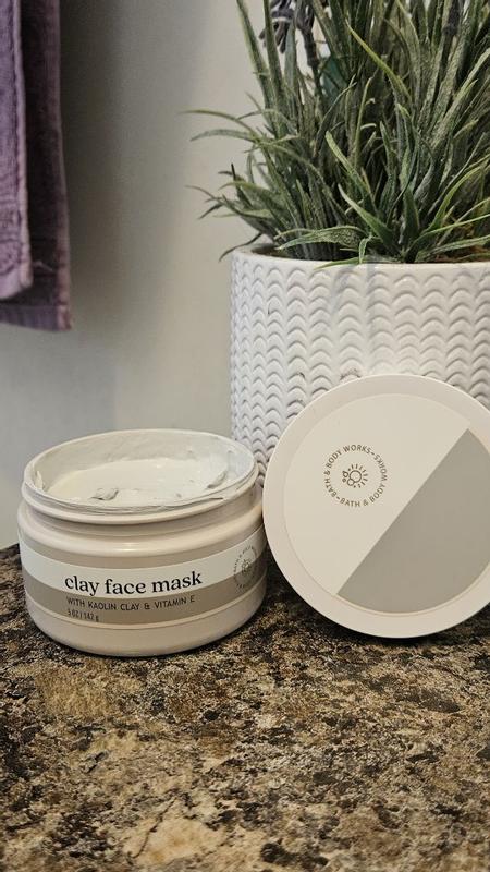 Clay Face Mask With Kaolin Clay + Bentonite Clay + Vitamin E