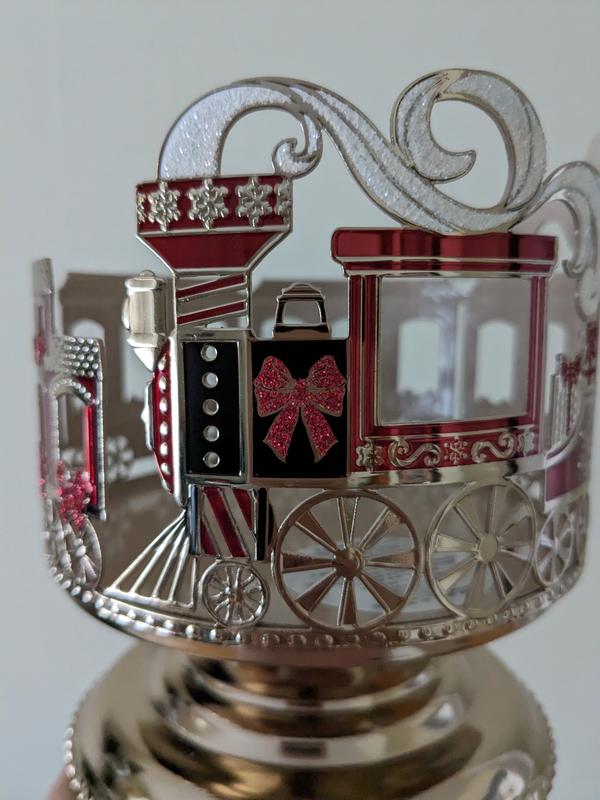 Bath and body works holiday train outlet 3 wick candle holder