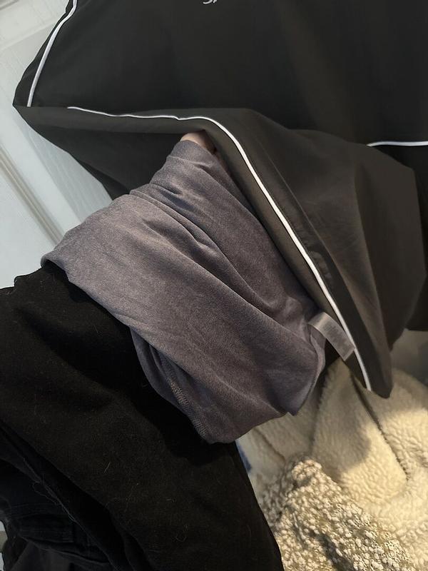 Review Thumbnail Image 0 375205595