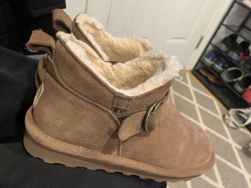 Bearpaw boots hot sale with buckles