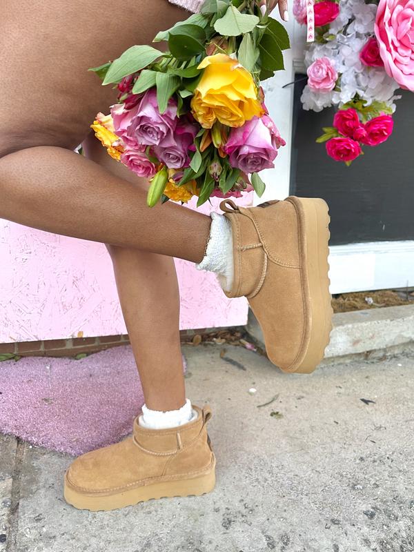 Bearpaw Women's Retro Shorty Platform Water Resistant Winter Boot