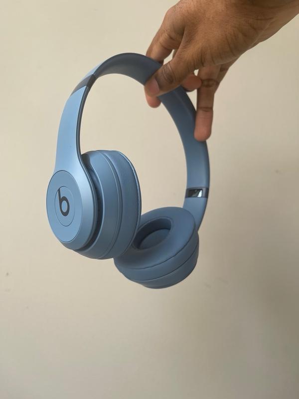 Beats Solo 4 Wireless Headphones in Matte Black | Abt