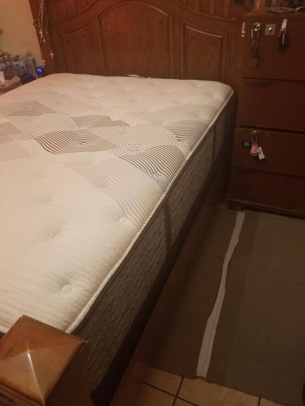 Mattress freshly installed (picture taken before I tried it)