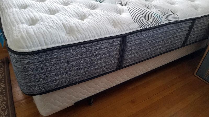 Beautyrest - BR Harmony Lux Carbon Series MEDIUM, closeup of side to see depth/thickness