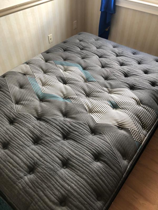 The initial unveiling before we put it on our bed! Look at the quality! Awesome