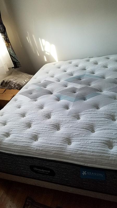 Beautyrest - BR Harmony Lux Carbon Series MEDIUM, top view