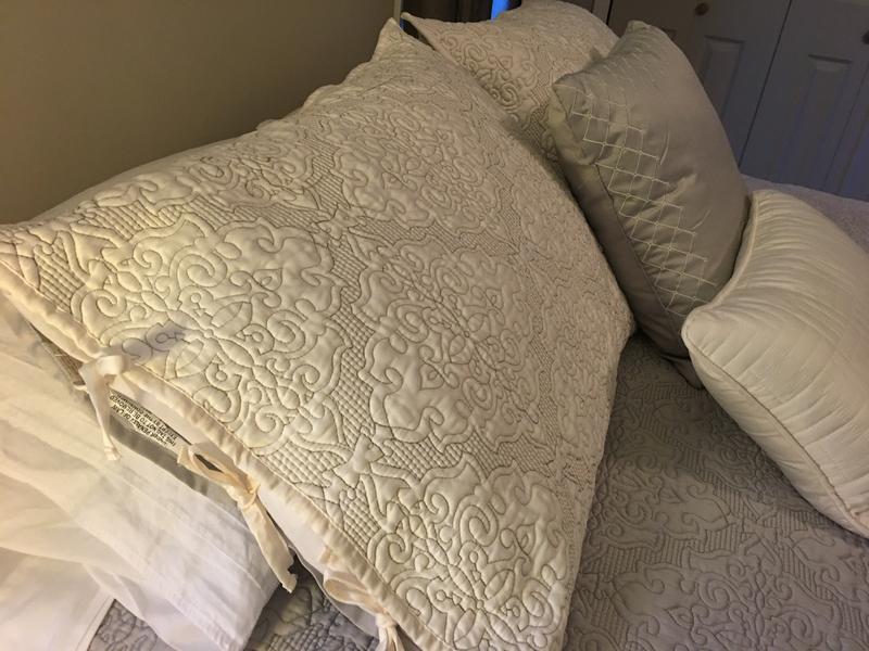 Camber Medallion 5Piece Reversible Quilt Set Bed Bath and Beyond Canada