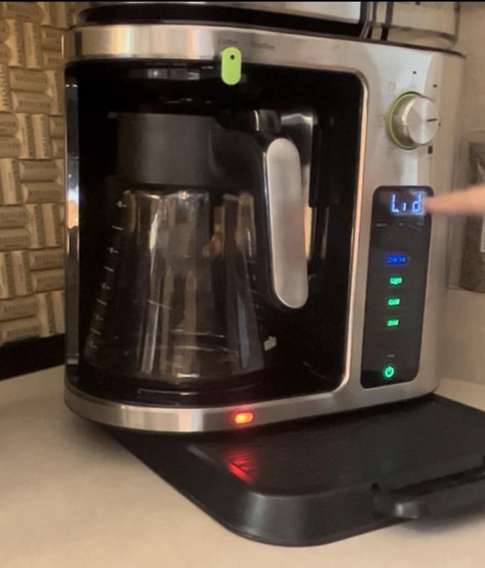 Braun 10Cup MultiServe Coffee Maker in Stainless Steel/Black Bed