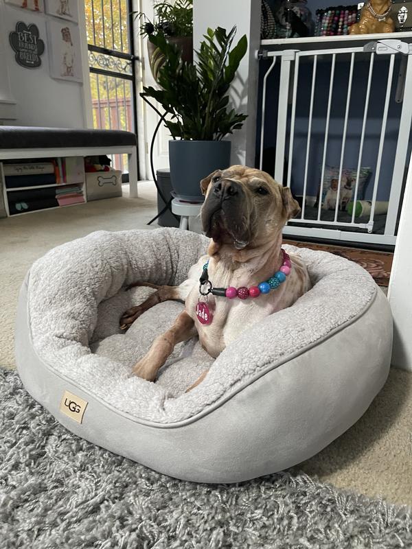 UGG® Classic Sherpa Cuddler Pet Bed in Fawn Bed Bath and Beyond Canada