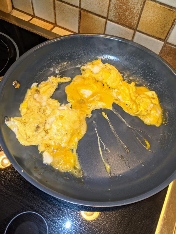 Calphalon® Contemporary Nonstick 10Inch and 12Inch Fry Pan Set Bed