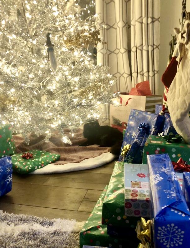 Customer Reviews UGG® Dawson Christmas Tree Skirt in Oatmeal Bed