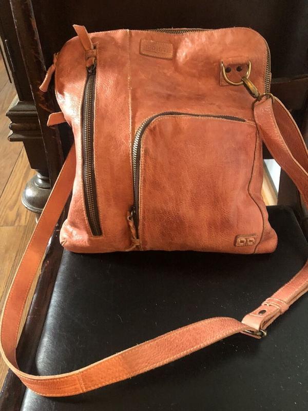 Customer photo for "High quality, fashionable and functional bag!"