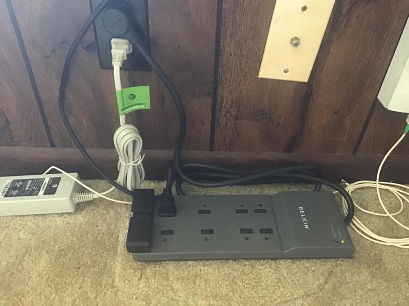 Belkin SurgeMaster Home Grade Surge Protector 6 Outlets 4 Foot Cord 709  Joules - Office Depot