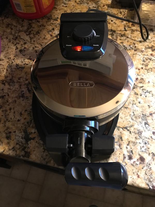Rotating Waffle Maker Bella Housewares