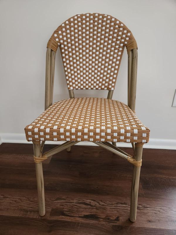 Sturdy chair Looks great indoors and outdoors!