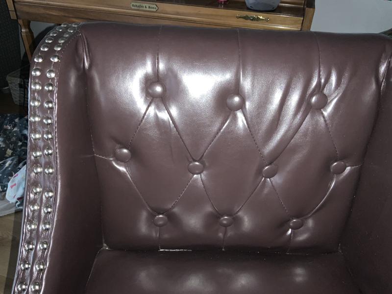 Close up of back tufting.