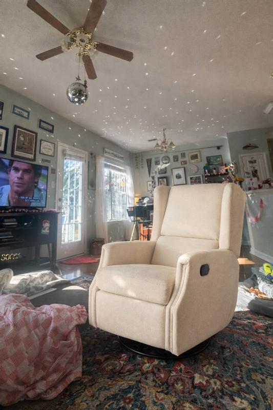 Customer carousel item 3.