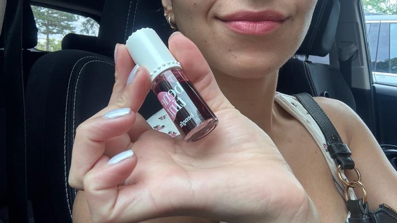 Customer photo for "Long lasting, nice shade but very thin liquid"