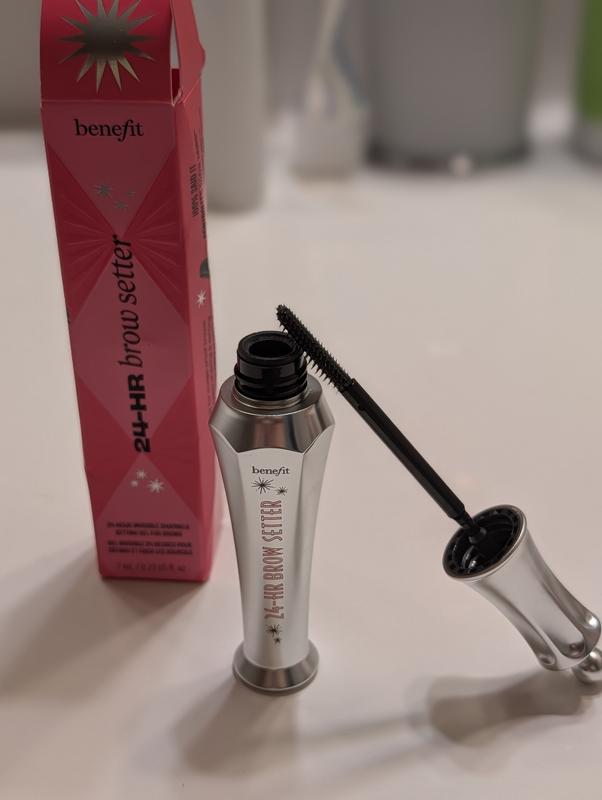 Customer photo for "Great, non-flaking brow setter."