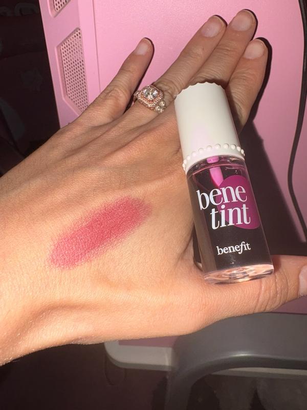 Customer photo for "Very pretty berry pink , perfect for clean girl look."
