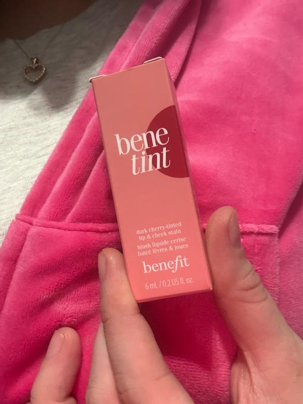 Customer photo for "Easy to put on blush and lipgloss"