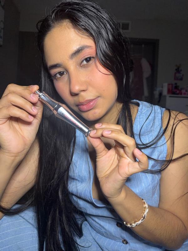 Customer photo for "Liguero fácil de aplicar y quitar y mantiene las cejas en su lugar cómodamente"