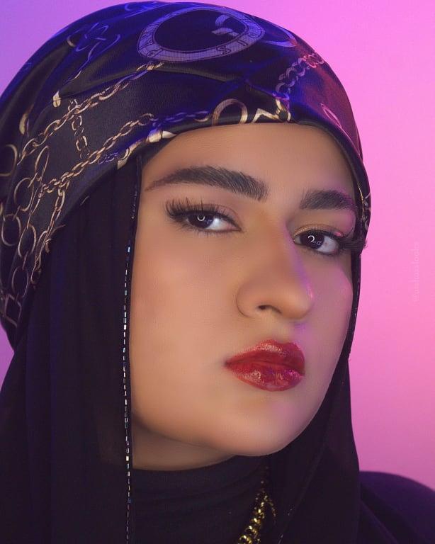 Absolutely gorgeous in those brows