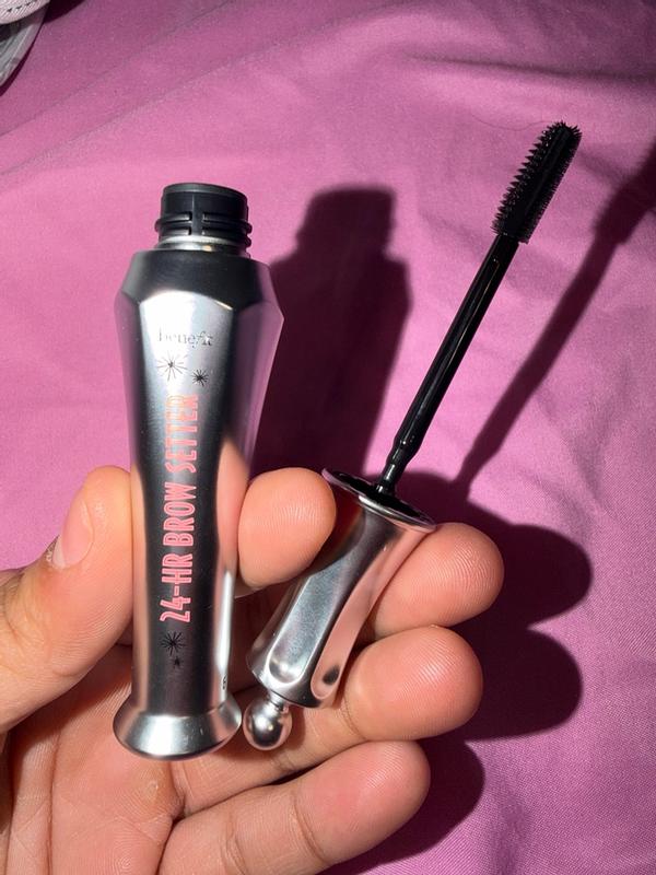 Customer photo for "Liguero fácil de aplicar y quitar y mantiene las cejas en su lugar cómodamente"