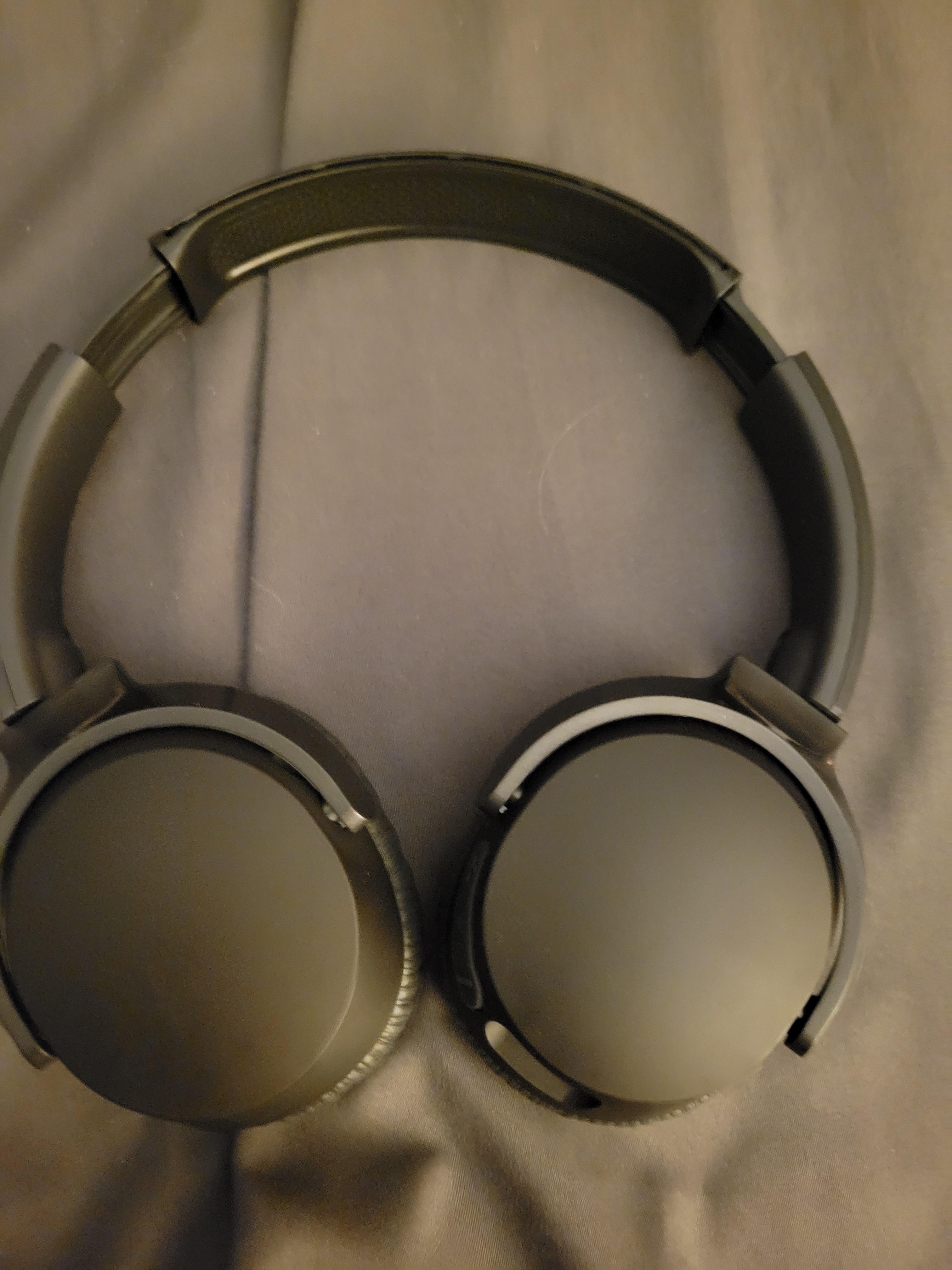 Skullcandy Riff Wireless On-Ear Sound Isolating Bluetooth