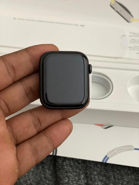 Apple Watch Series 5 (GPS + Cellular) 44mm Space Gray Aluminum