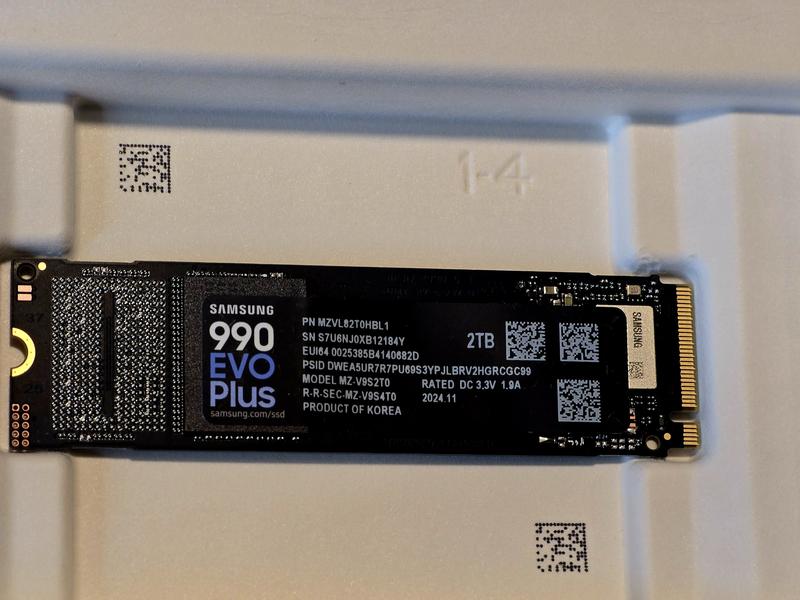 Samsung 990 EVO Plus 2TB PCI-e Internal Solid State Drive (MZ