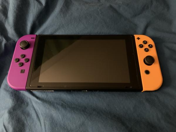 Neon Purple / Neon Orange Joy-Con™ (L-R) - Left and Right Edition :  : Video Games