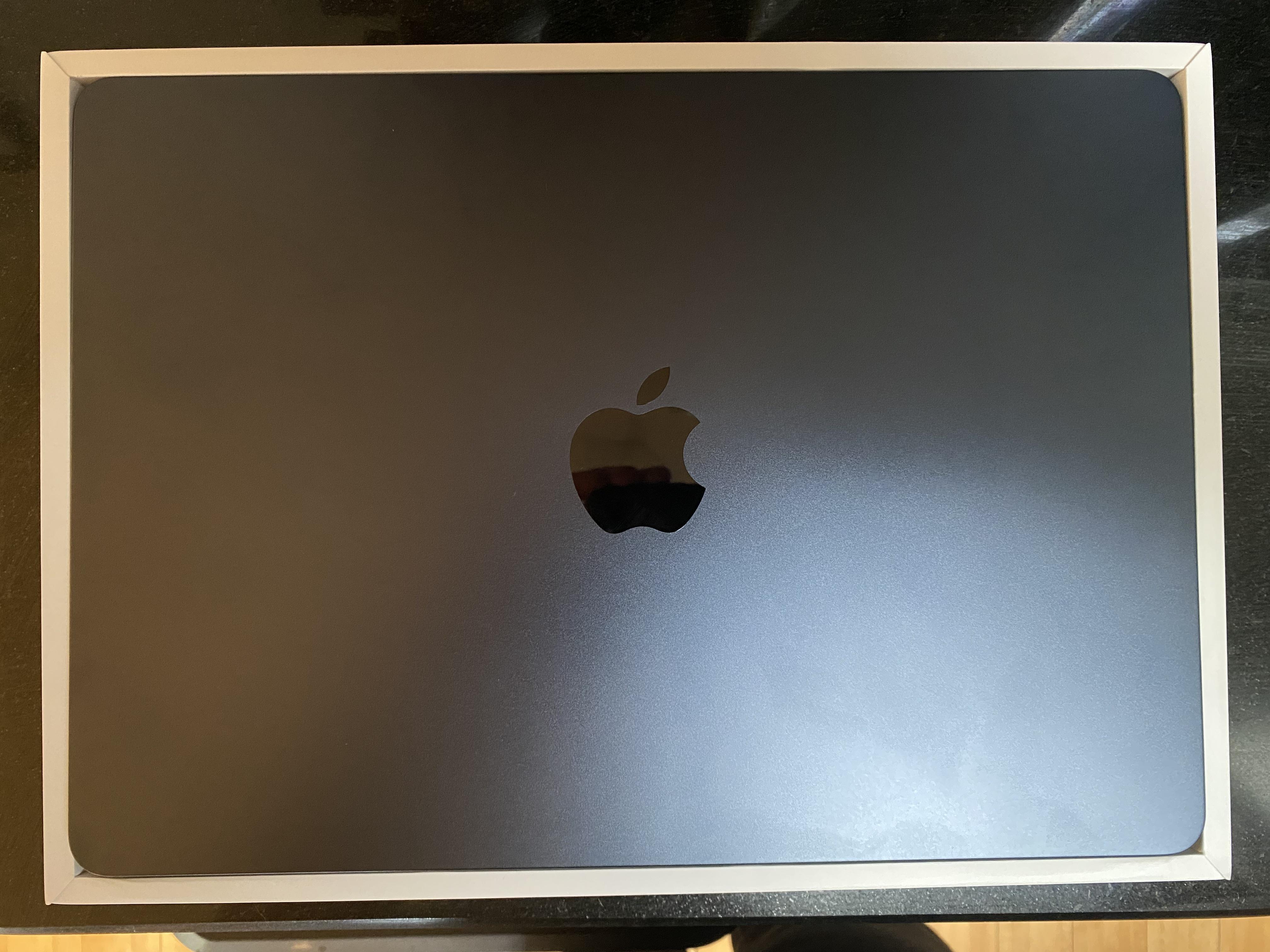 Open Box - Apple MacBook Air (2022) 13.6