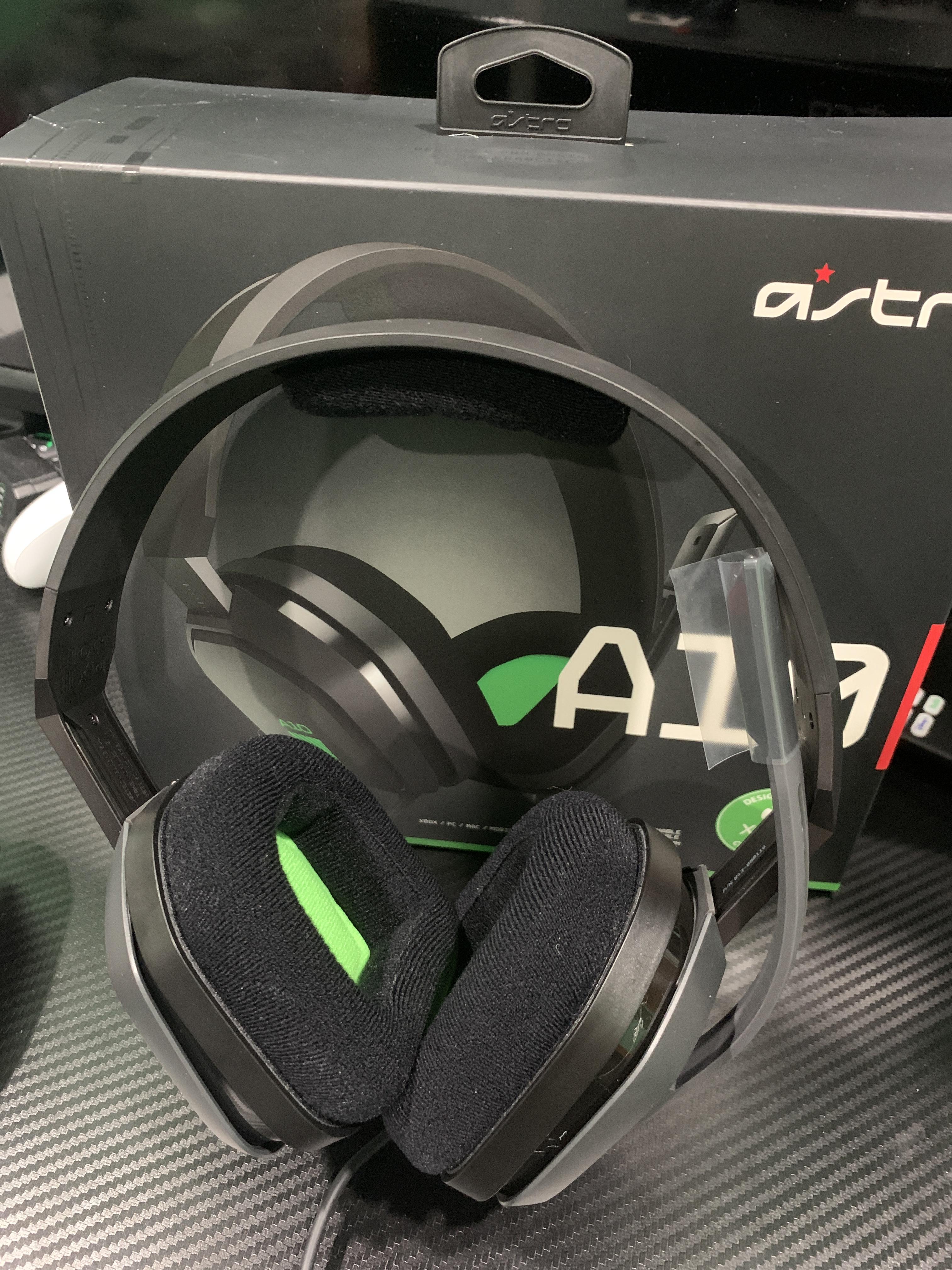 LOGITECH ASTRO GAMING A10 GAMING HEADSET GREEN BLACK XBOX ONE 939 001510 Best Buy Canada